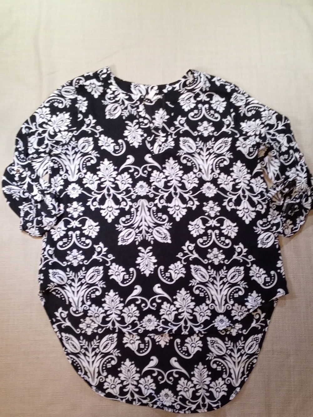 Women's Size Small Cato Black and White Floral Short Sleeve  Shirt